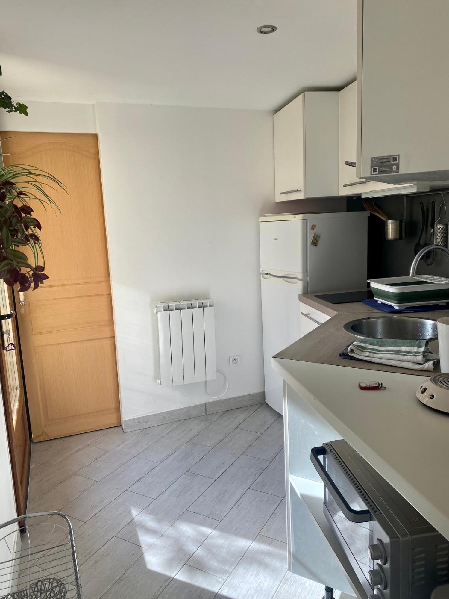 A 20 Minutes De Aix En Provence Apartment Pertuis Exterior photo